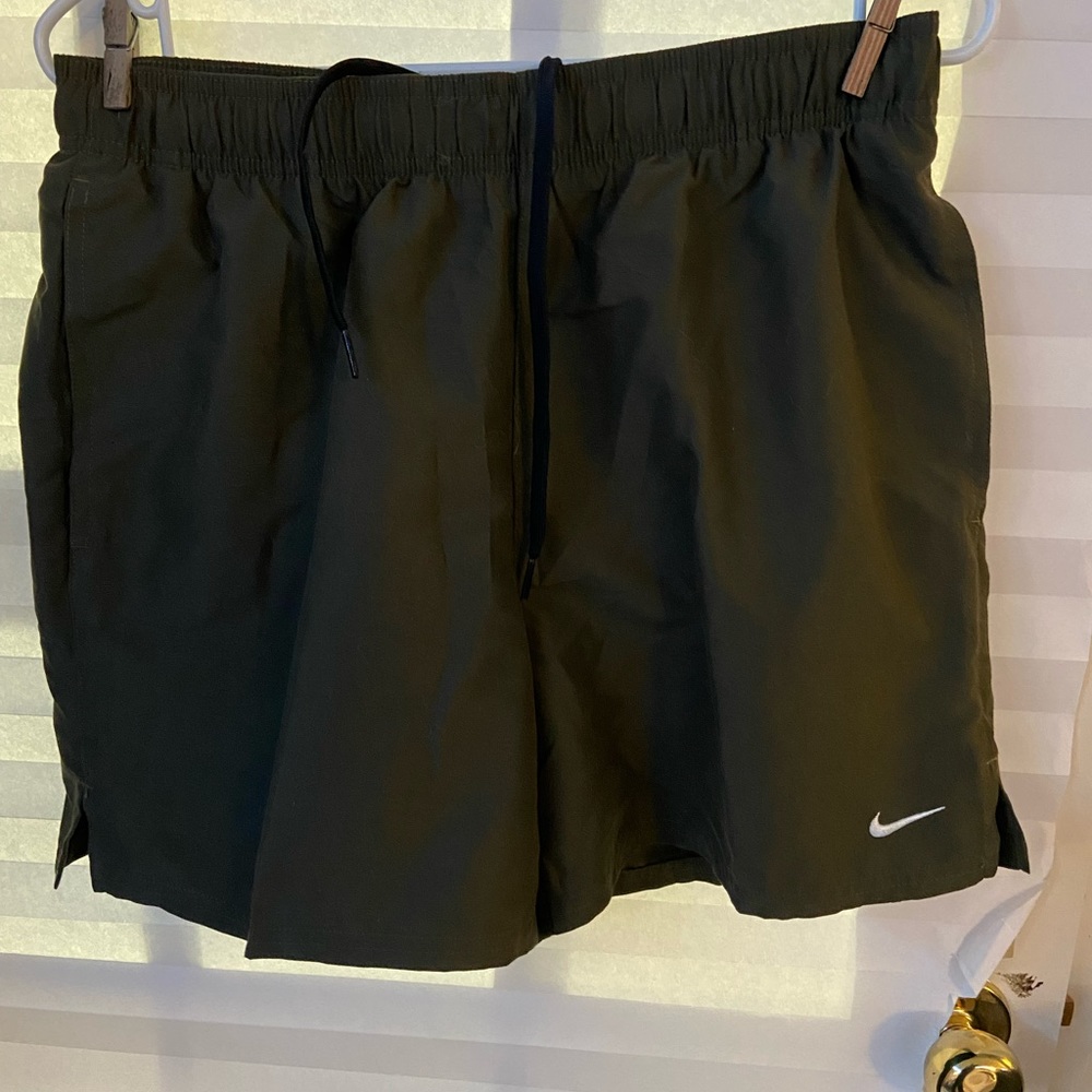 Men’s nike shorts. Never worn.